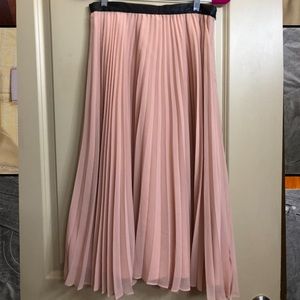 Banana Republic pleated skirt